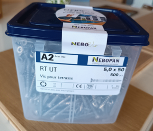 VIS INOX 5X50-POUR TERRASSE 20MM (500P) SEAU 15²/FILETAGE SOUS TETE FRAISEE EMPREINTE TX + EMBOUT